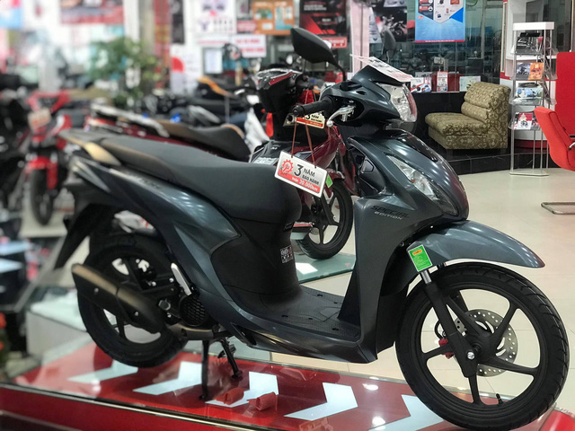 Honda Vision bất ngờ quay xe tăng giá mạnh tại đại lý, chạm mốc 45 triệu đồng